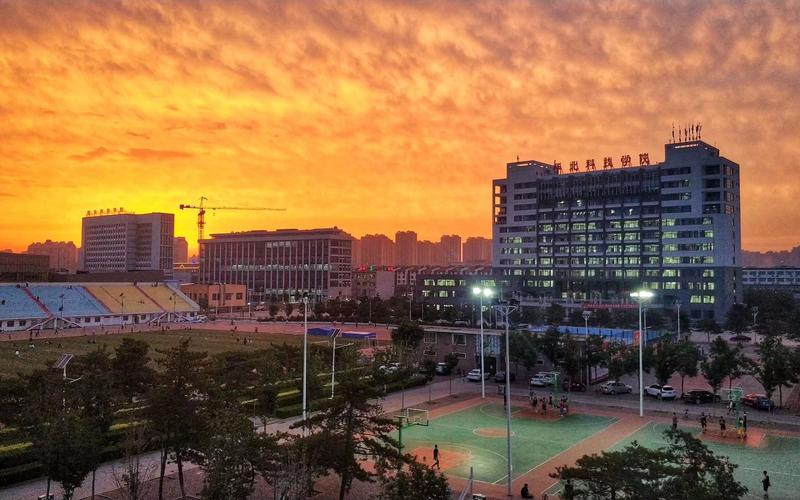 华北科技学院 趁你还没来上学 带你看图书馆 ~